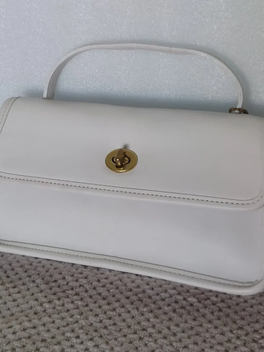 90s Vintage Coach Geometric White Clutch (Style 9044)